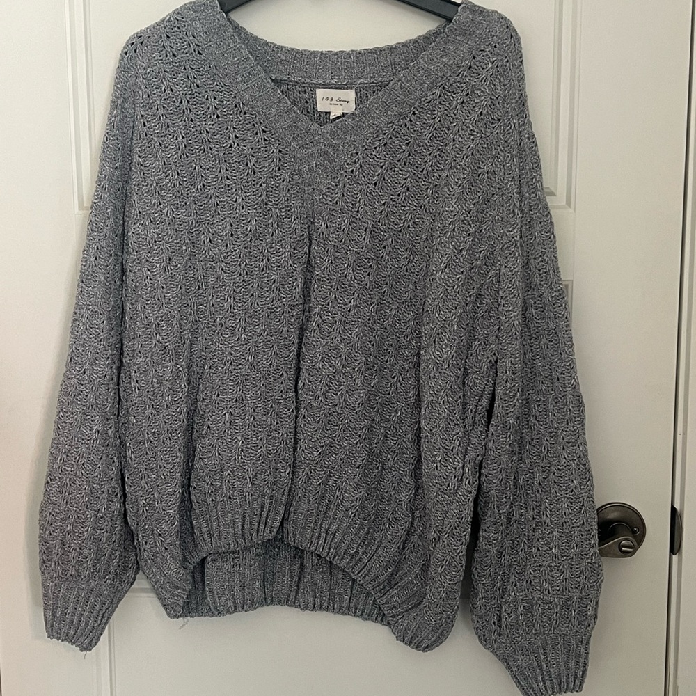 1.4.3. Story by Line Up Gray V-Neck Sweater